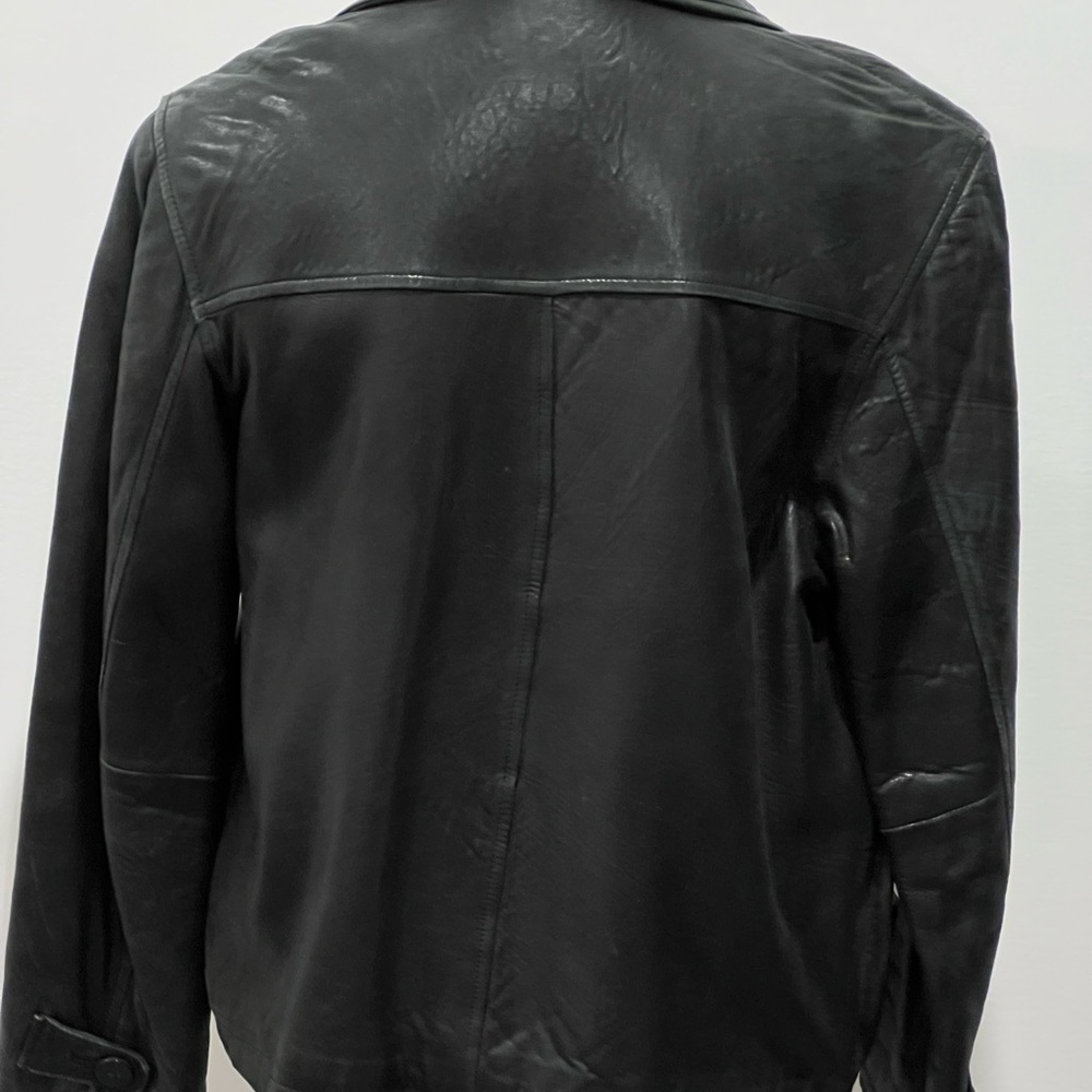 Vintage Sleek Black Leather Jacket - Picture 3 of 9